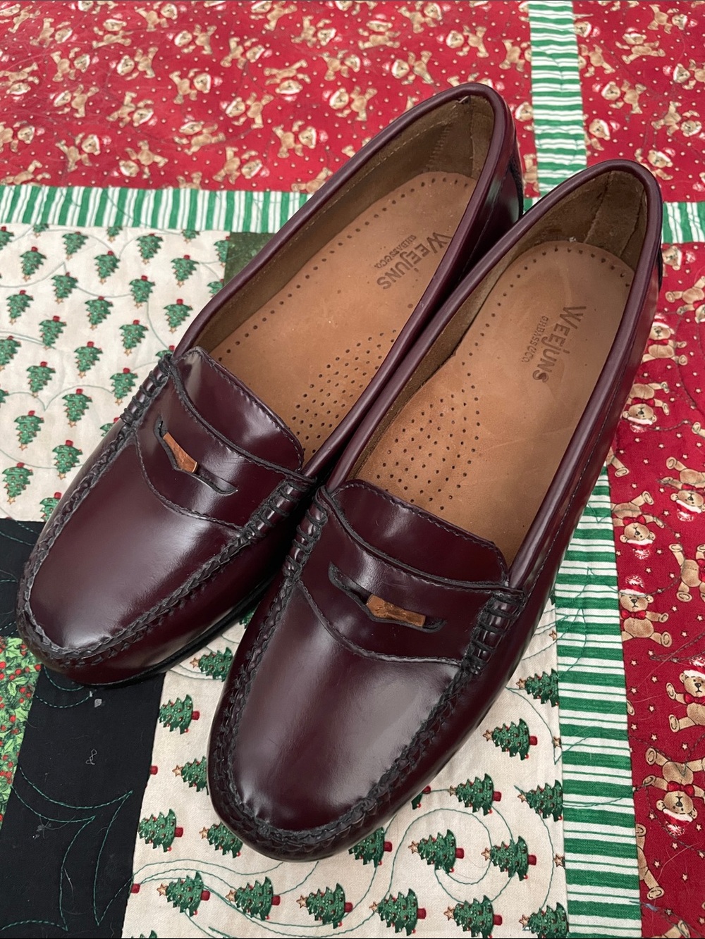 G.H. Bass & Co. Women's Burgundy Penny Loafers Size 7M